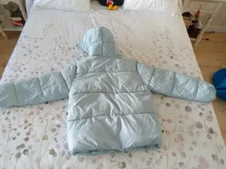 Cazadora infantil de Mango acolchada azul claro