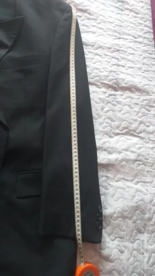 Medidas de hombro 56,de mang64, largo87,patalon ci
