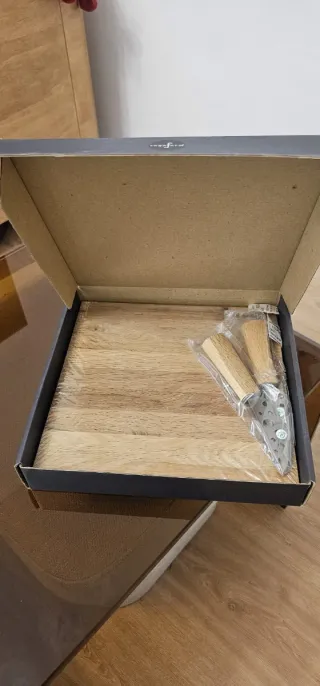 Nuovo: set di tazze, tagliere per formaggi e spremiagrumi