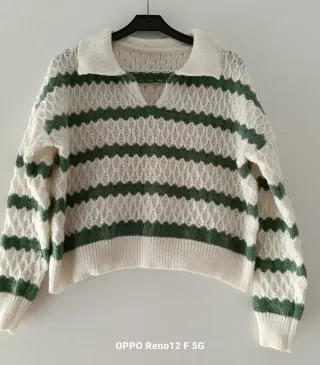 Camisola de malha às riscas verde e branca