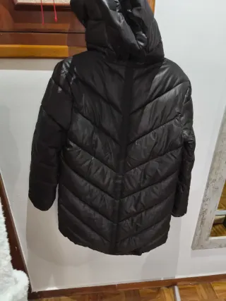 Chaqueta acolchada negra United Colors of Benetton