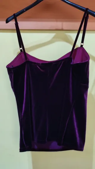 Top fiesta terciopelo berenjena con tirantes