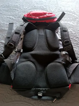 Mochila Easy Camp Circuit 40L Roja/Gris