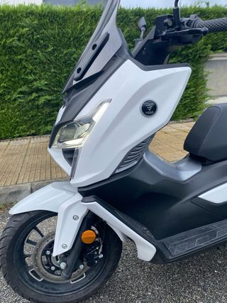 Moto Scooter SR1 VOYAGE Blanca