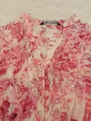 Vestido largo floral Zara