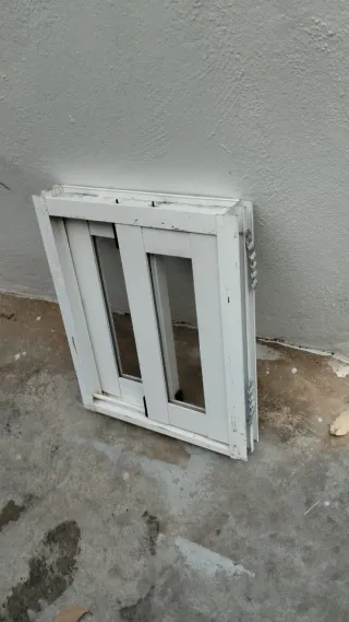 Ventana de aluminio48+38