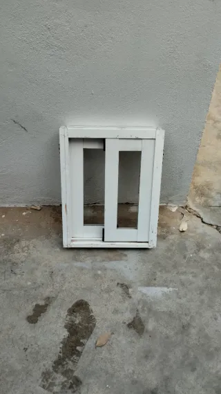 Ventana de aluminio48+38