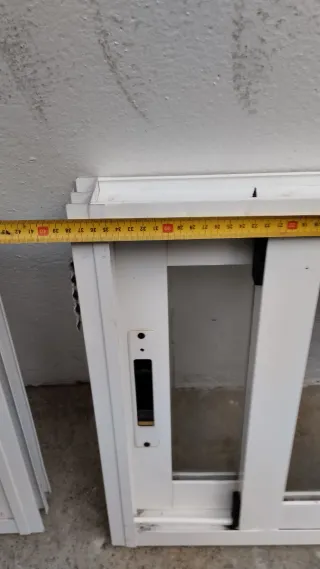 Ventana de aluminio48+38