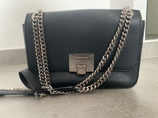 Borsetta Michael Kors nera con catena