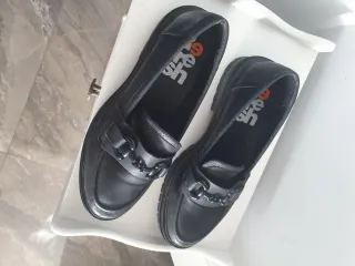 Zapatos planos negros cómodos