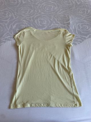 Camiseta Guess Amarilla Talla M guess los Angeles