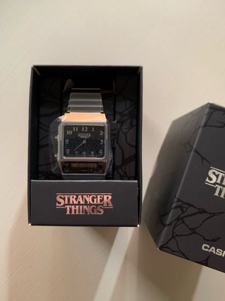 Casio x Stranger Things AQ800EST1A Reloj