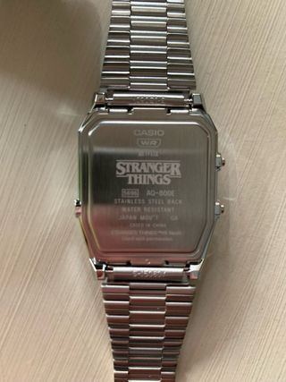 Casio x Stranger Things AQ800EST1A Reloj