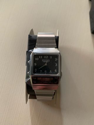 Casio x Stranger Things AQ800EST1A Reloj