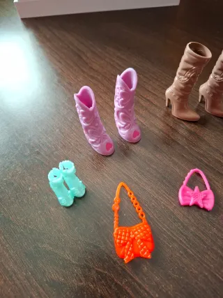 Accesorios Barbie: Bolsos, Zapatos y Joyas