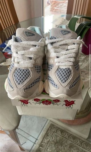 New Balance 41.5 Beige/Verde Unisex