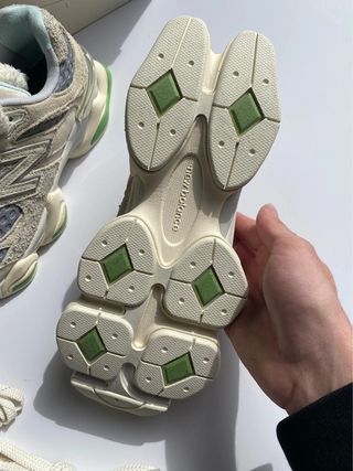 New Balance 9060 Beige/Verde Talla 39.5