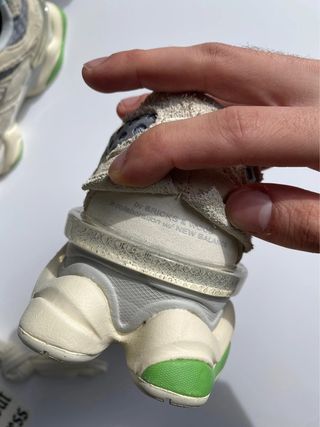 New Balance 9060 Beige/Verde Talla 39.5