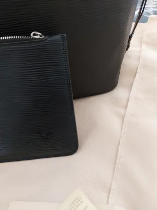 Bolso LV Negro Grande con Cartera