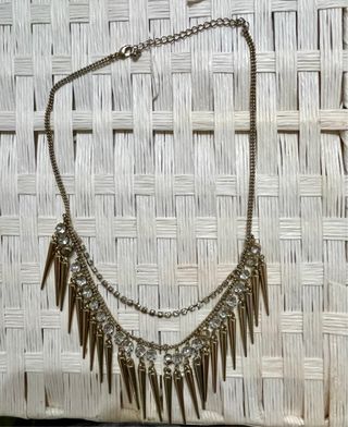 Collana statement con punte e strass