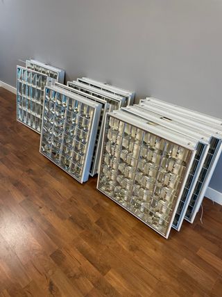 Pantallas empotrables fluorescentes