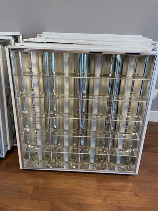 Pantallas empotrables fluorescentes