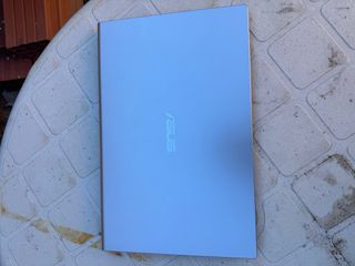 Portátil Asus VivoBook i5 8GB 256GB SSD