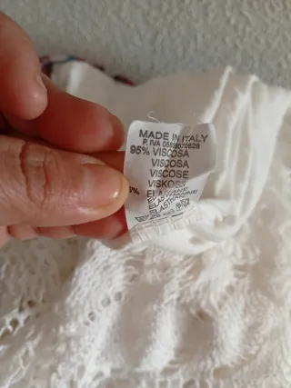 Blusa de encaje blanca manga larga