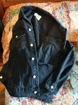 Cazadora vaquera negra Pull&Bear