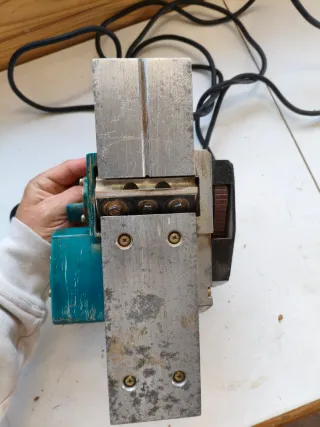 Cepillo eléctrico Makita