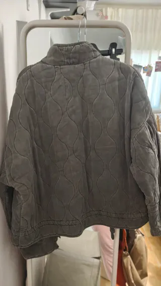 Chaqueta Zara acolchada efecto la gris