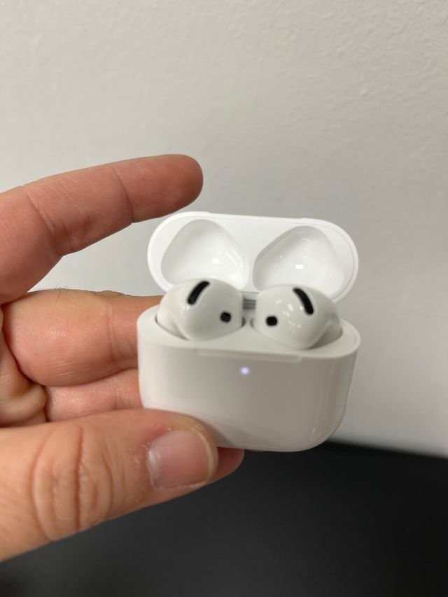 Apple AirPods 4 Cancelación Ruido Activa