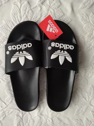 Chanclas NUEVAS con Etiquetas