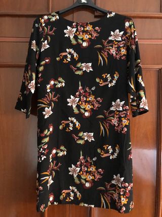 Vestido Otoñal Estampado Floral Negro