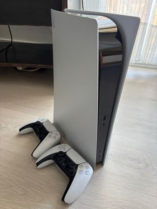 Consola PS5 con 2 mandos