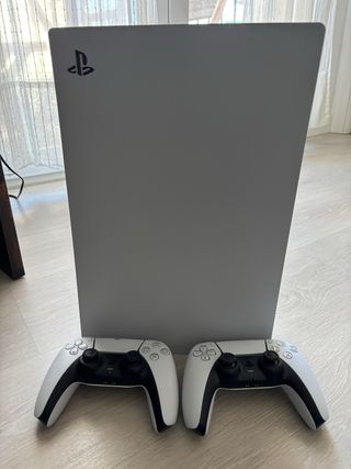 Consola PS5 con 2 mandos
