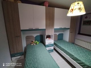 Scrivania e sedia cameretta bambini in ottime cond