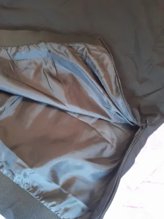 Falda negra elegante