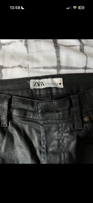 Pantalón cuero mujer Zara negro