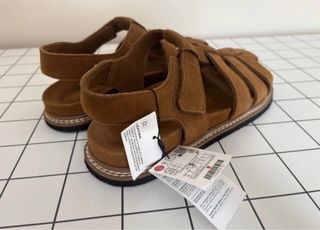 Sandalia cangrejera piel Zara Home 42