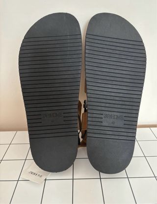 Sandalia cangrejera piel Zara Home 42