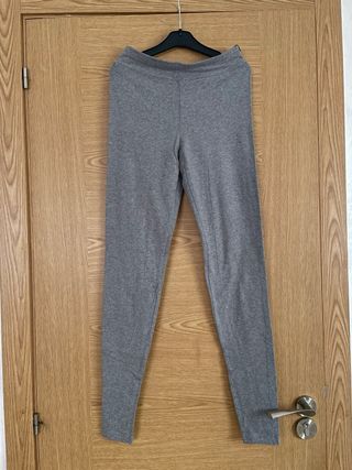 Pantalones pitillo grises