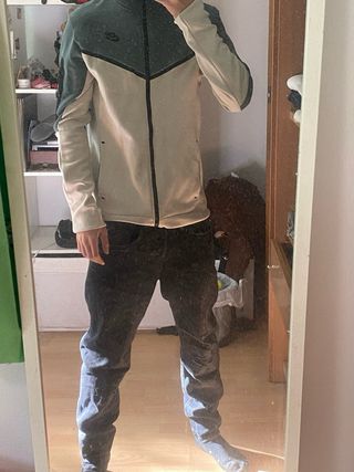 Nike Tech Fleece Crema y Verde