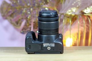 Canon 250D + EF-s 18-55 IS STM + Borsa