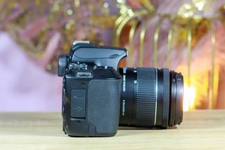 Canon 250D + EF-s 18-55 IS STM + Borsa