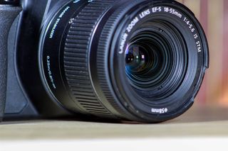 Canon 250D + EF-s 18-55 IS STM + Borsa