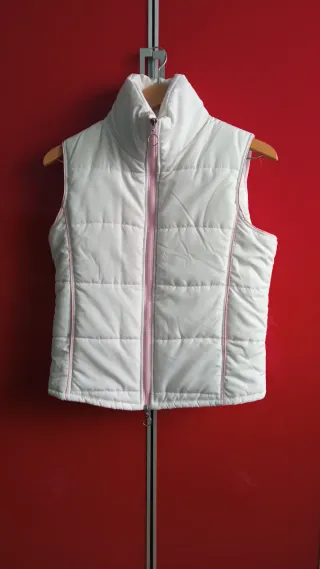 Chaleco acolchado blanco y rosa