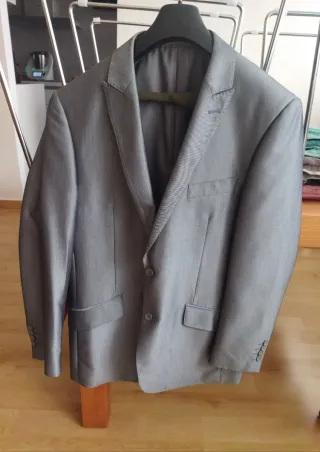 Traje con tres usos, nuevo!!