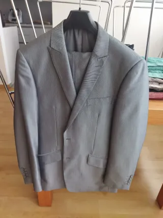 Traje con tres usos, nuevo!!