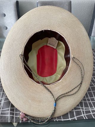 Sombrero de vaquero beige y multicolor